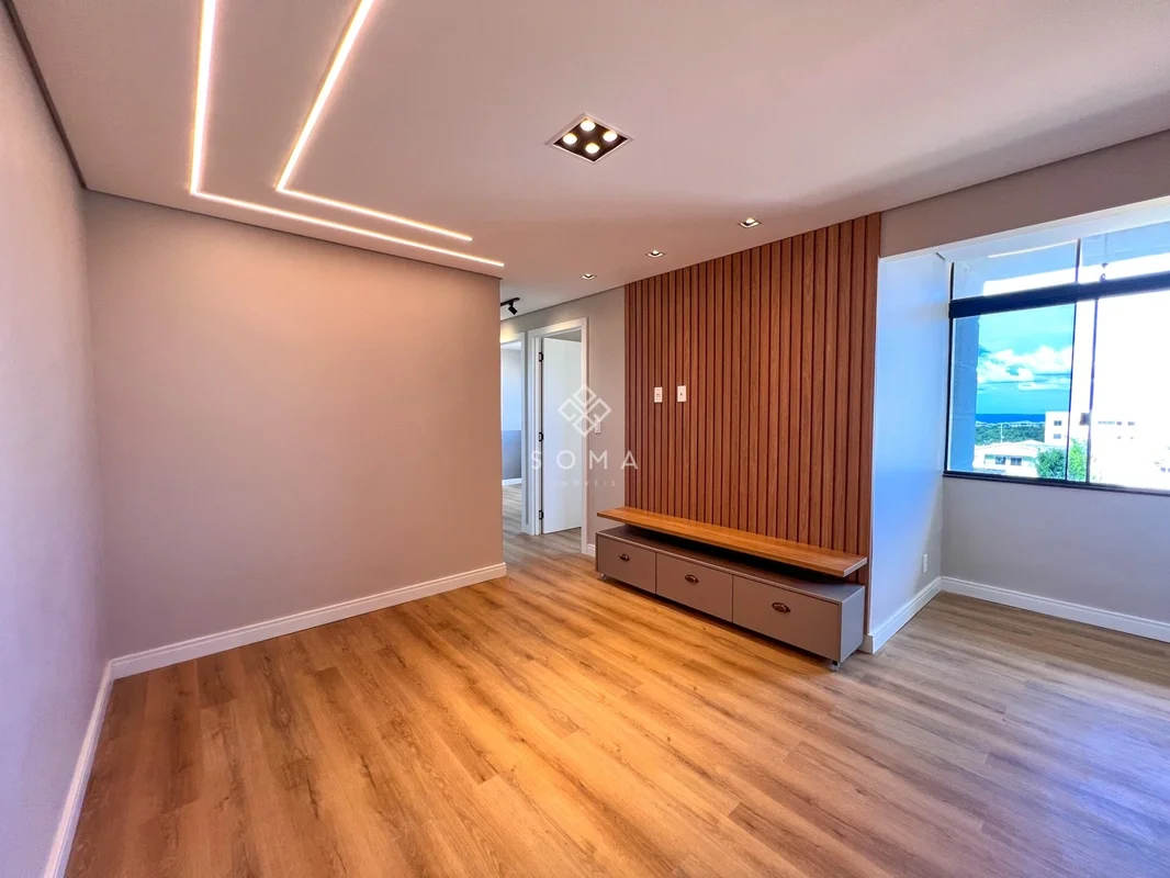 ESPECIFICAÇÕES DO APARTAMENTO:- Projeto de iluminação- Sala ampla com painel de ...