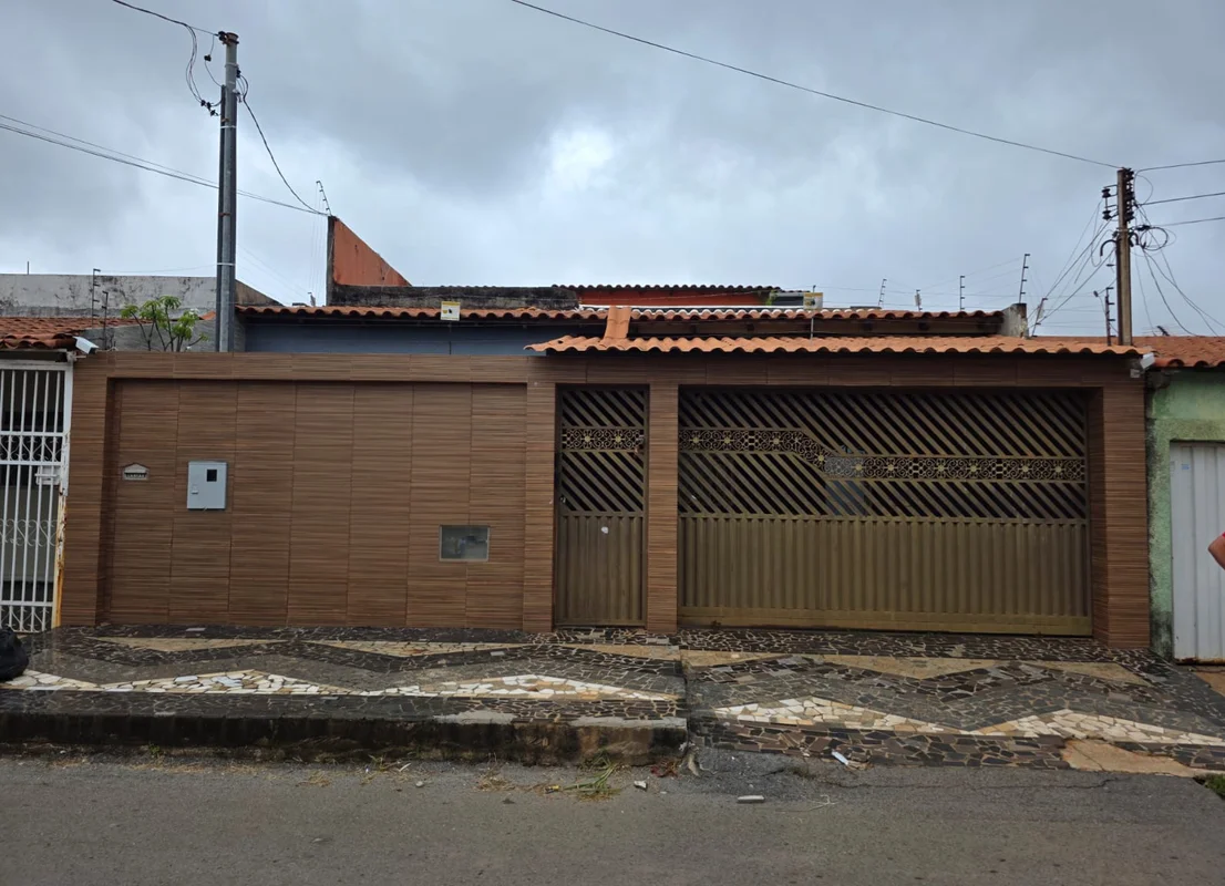 Casa Ampla com Loft Independente na Melhor Localização da CeilândiaUma excelente...