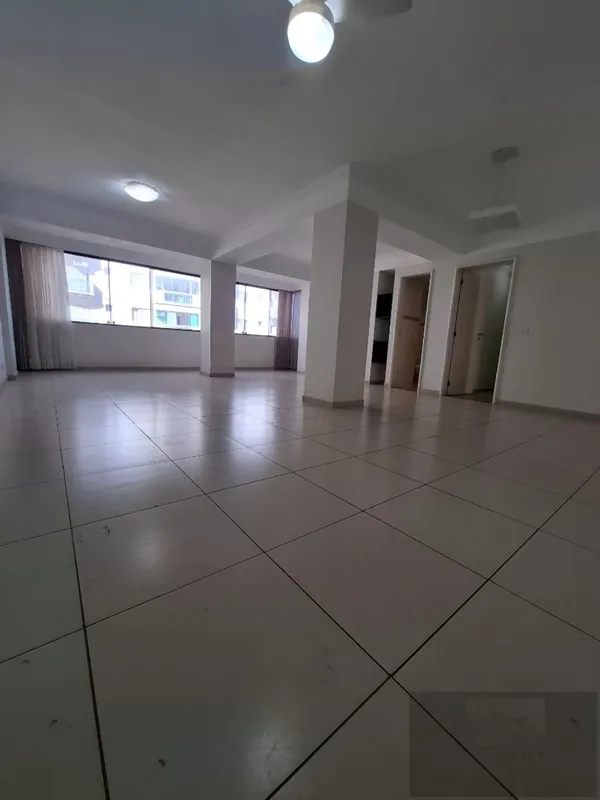 ALUGUE O APARTAMENTO DOS SEUS SONHOS!Conforto, elegância e praticidade em um imó...