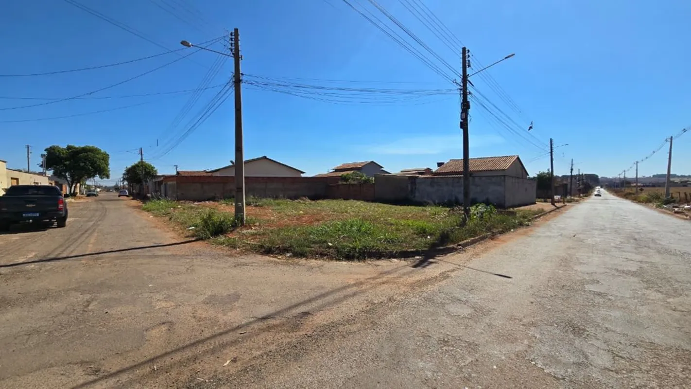 Dois Lotes Comerciais de Esquina e Contra Esquina à Venda – Residencial Triunfo ...