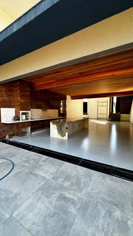 A CASA ESTÁ NOS ACABAMENTO FINAIS E PODE SER PERSONALIZADA PELO COMPRADOR, SERÁ ...