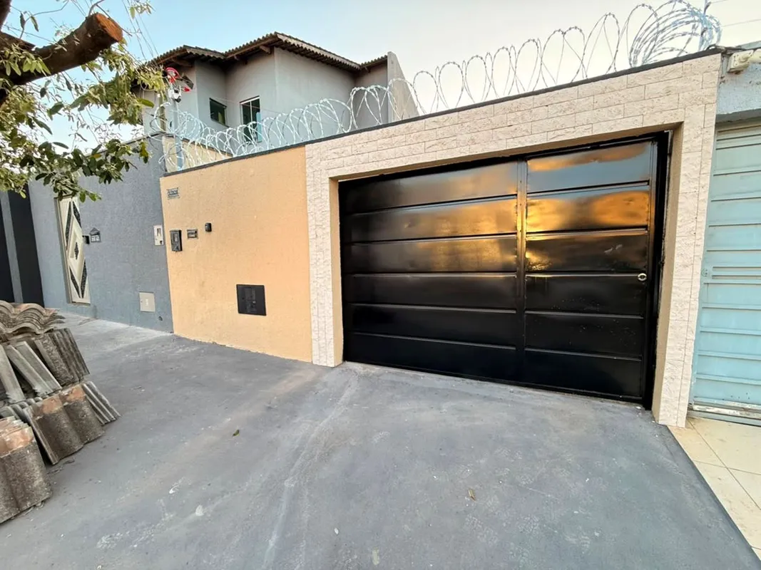 ?? LINDA CASA À VENDA – SETOR TRÊS MARIAS - GOIÂNIA?? Características do Imóvel:...