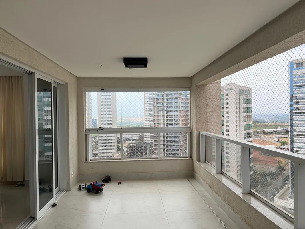 Apto 177 m, parque flamboyant , condomínio completo, 3 suítes, 5 banheiros , chu...