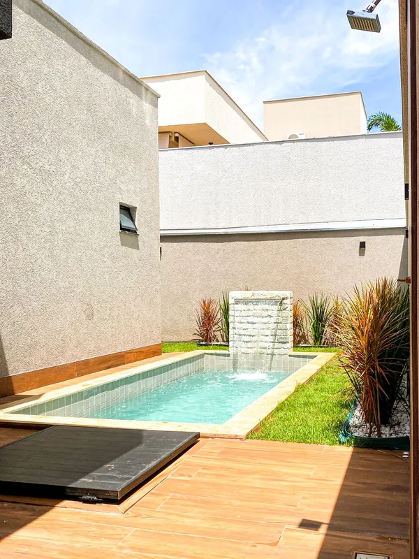 Arquitetura contemporânea, acabamentos impecáveis e uma localização privilegiada...