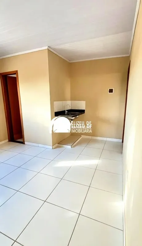 Elizeu DF Imobiliária aluga Kit/Sala comercial na QN 14B, do Riacho II, composta...