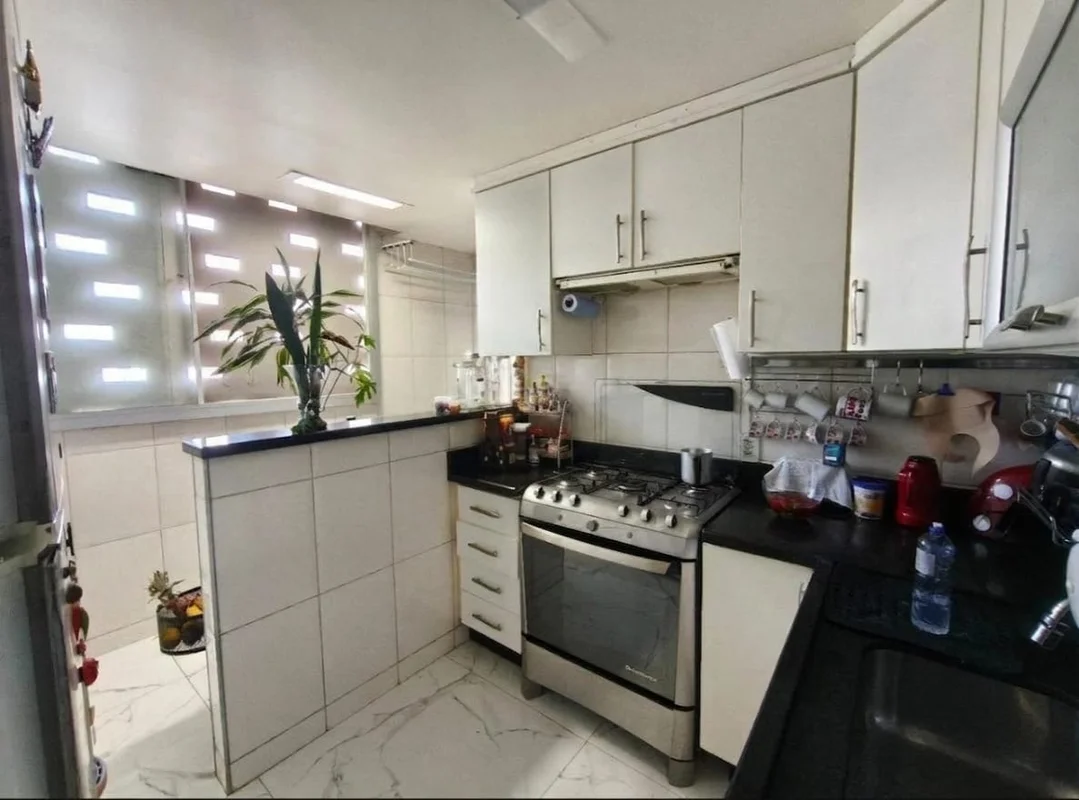 APARTAMENTO REFORMADO À VENDA – SQS 413 | ASA SUL77 m² | 3 Quartos | Excelente L...