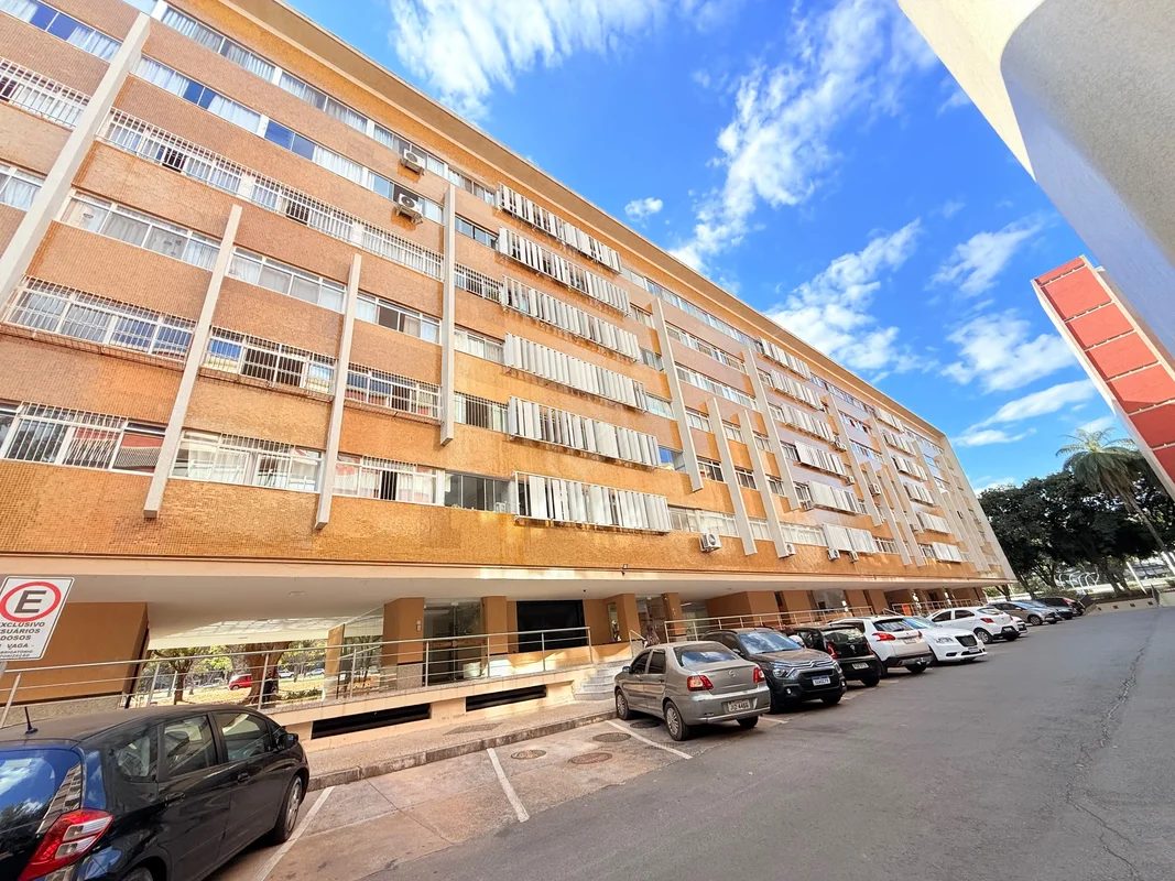  Apartamento à venda na SQS 213 | Asa Sul | 120m² | 3 Quartos | Suíte | Vaga | P...