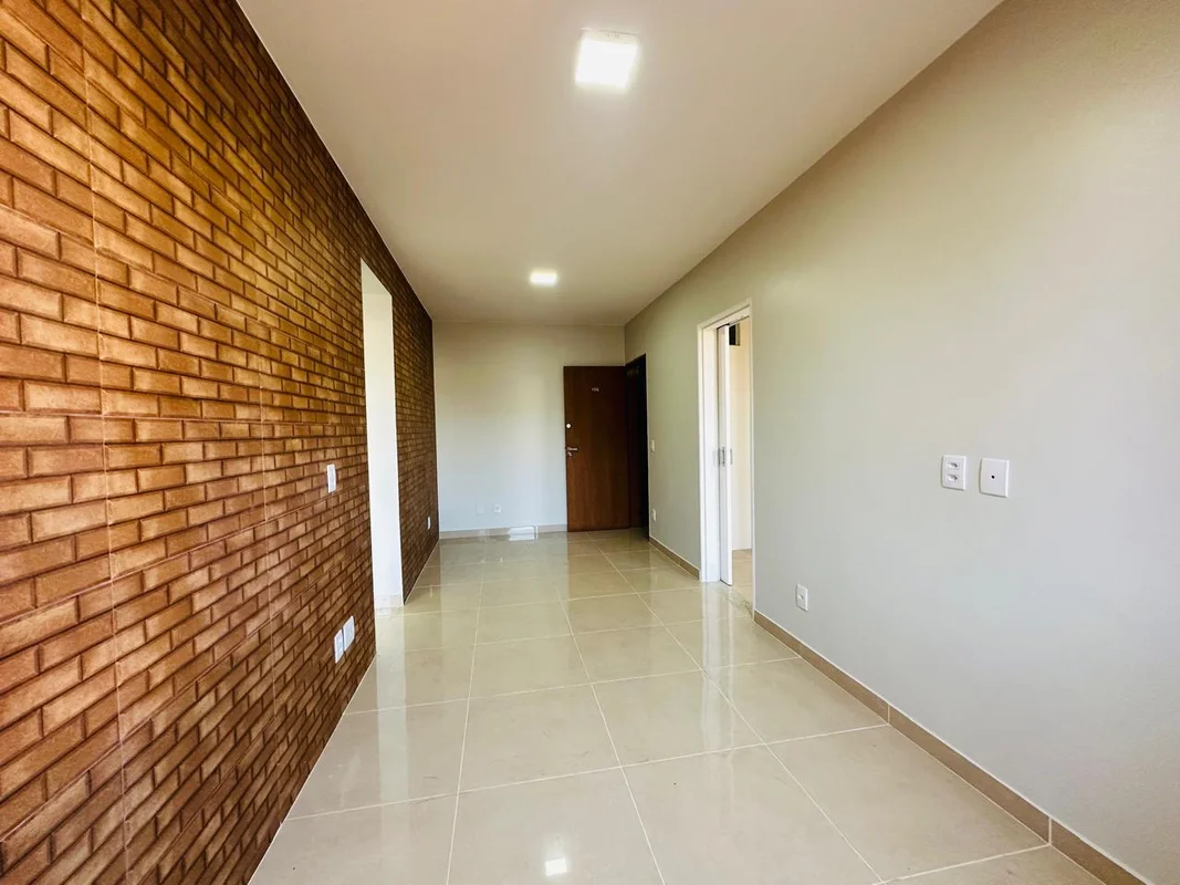 Descubra um apartamento confortável e bem localizado na SHCGN 716 Bloco J, ASA N...