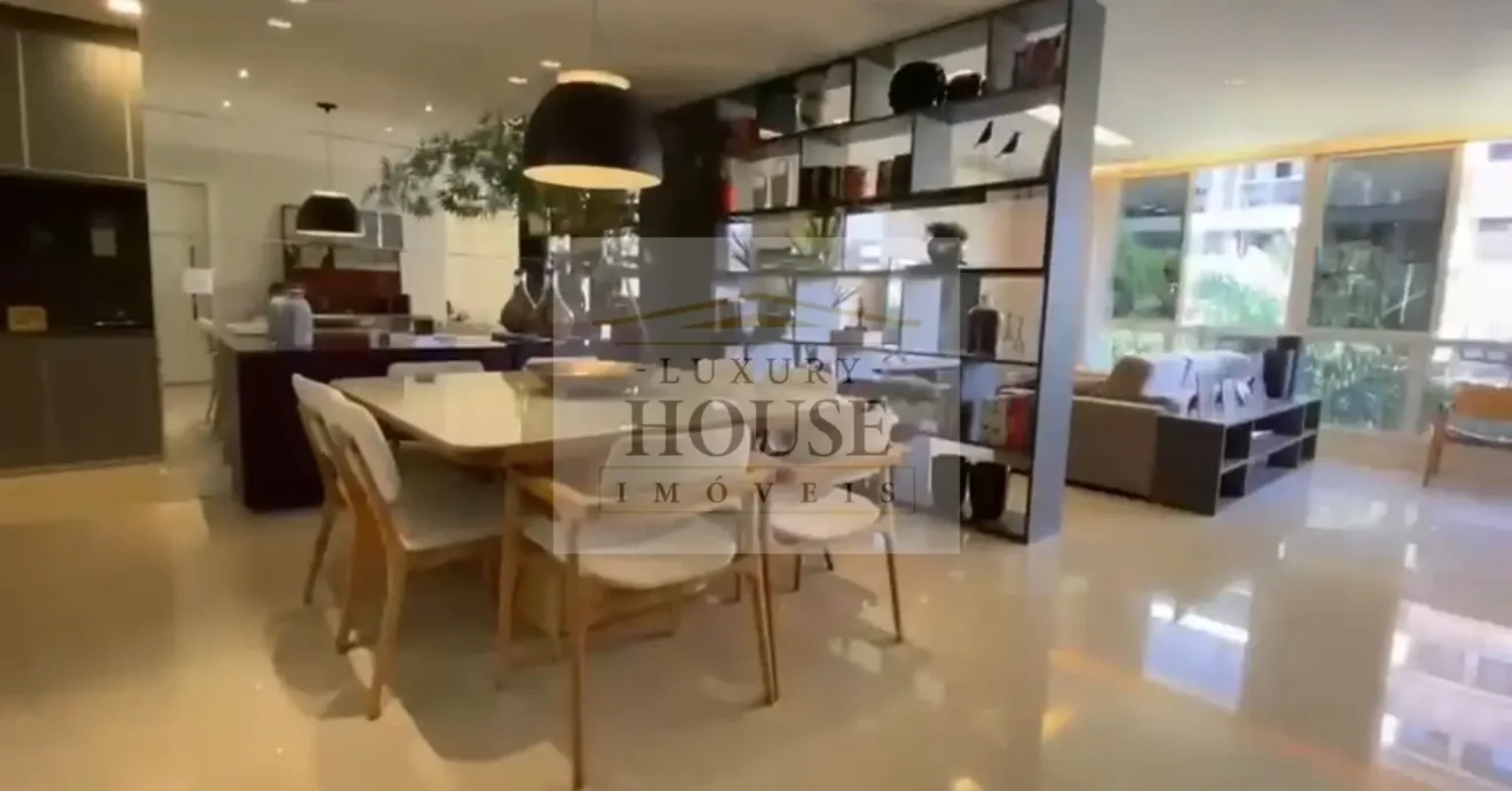 Descubra um lar perfeito no coração do Noroeste, em Brasília: um apartamento vaz...
