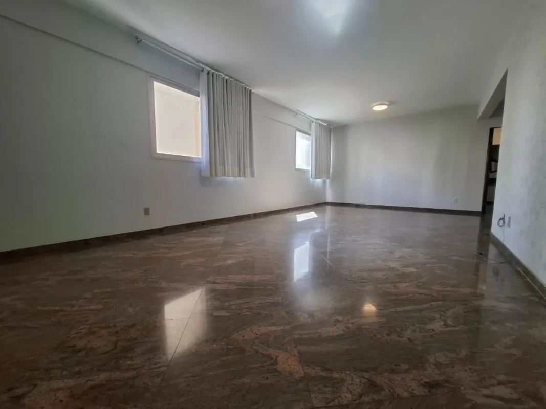 Apartamento de 138,90 m² próximo ao Lago das RosasExcelente apartamento com 138,...