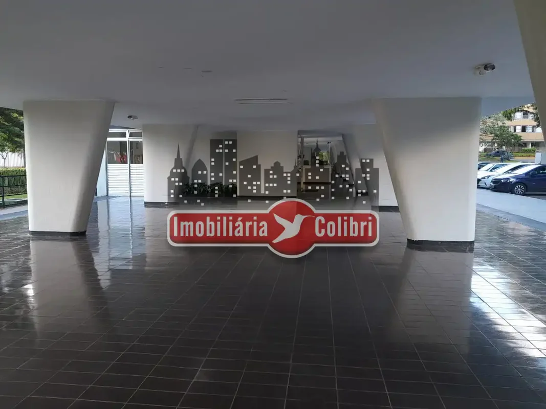 Conquiste conforto e praticidade na ASA SUL, em Brasília, com este amplo apartam...