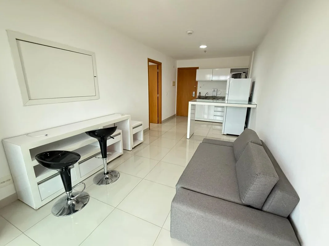 Descubra um apartamento totalmente mobiliado na melhor localização da ASA SUL, e...