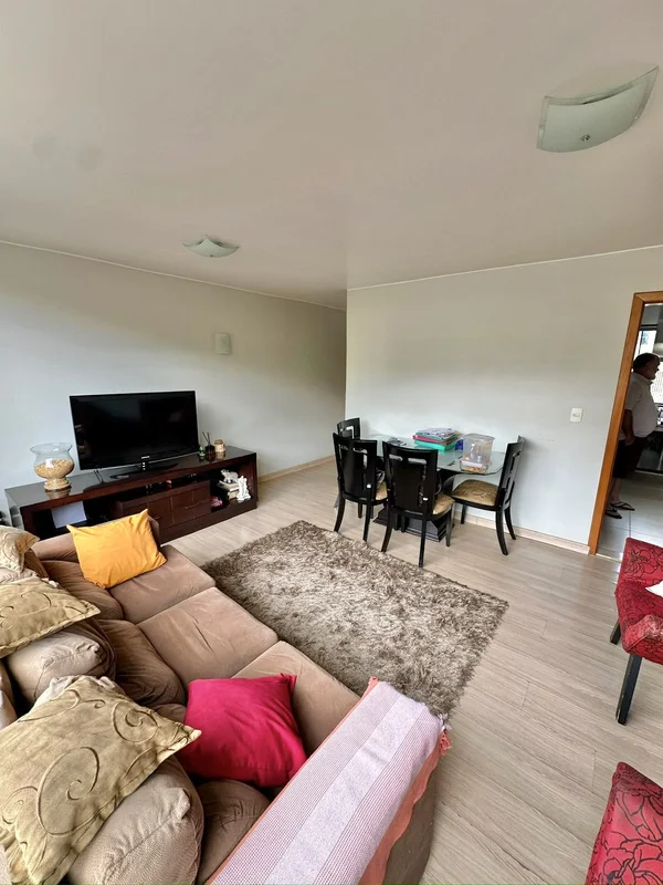 Apartamento 3 Quartos com DCE — Cruzeiro NovoExcelente apartamento com 100 m², l...
