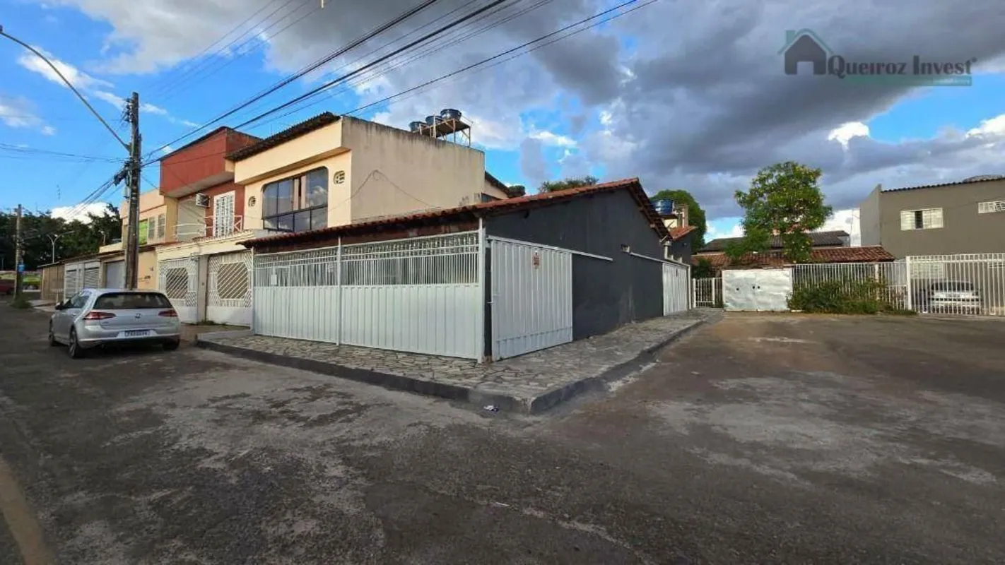 VENDA | CASA DE ESQUINA | SETOR OESTE - GAMA/DFDescrição do imóvel:- 3 quartos, ...