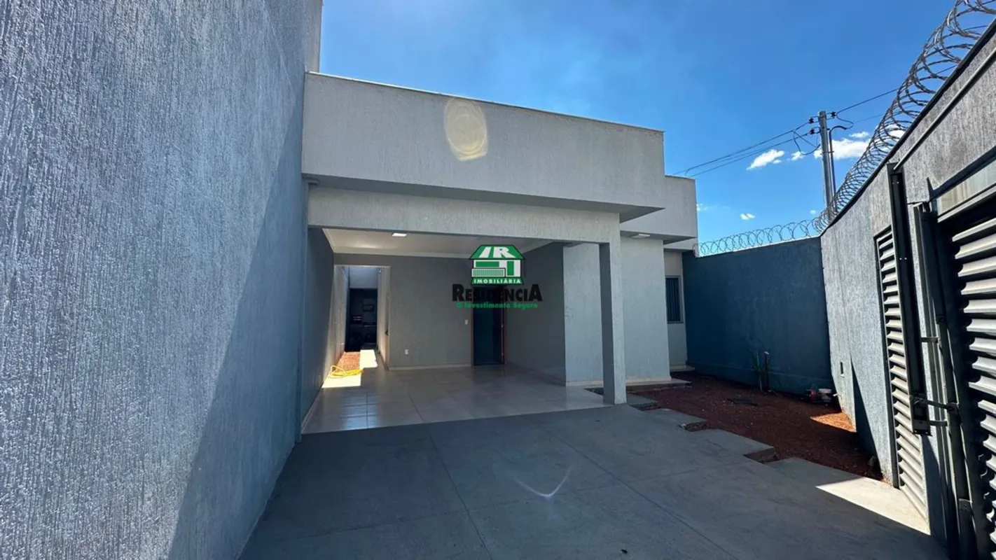 Imóvel em rua em frente ao Condomínio Vila Verde. Fica dois quarteirões abaixo d...