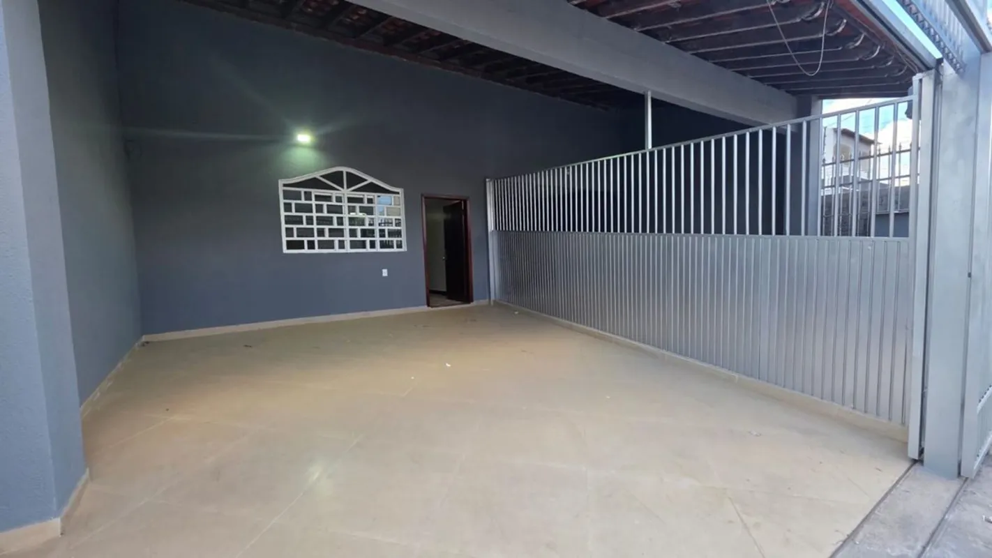 CASA REFORMADA, CONFORTÁVEL E PRONTA PARA MORAR, 3 QUARTOS, 1 SUITE, COZINHA PLA...