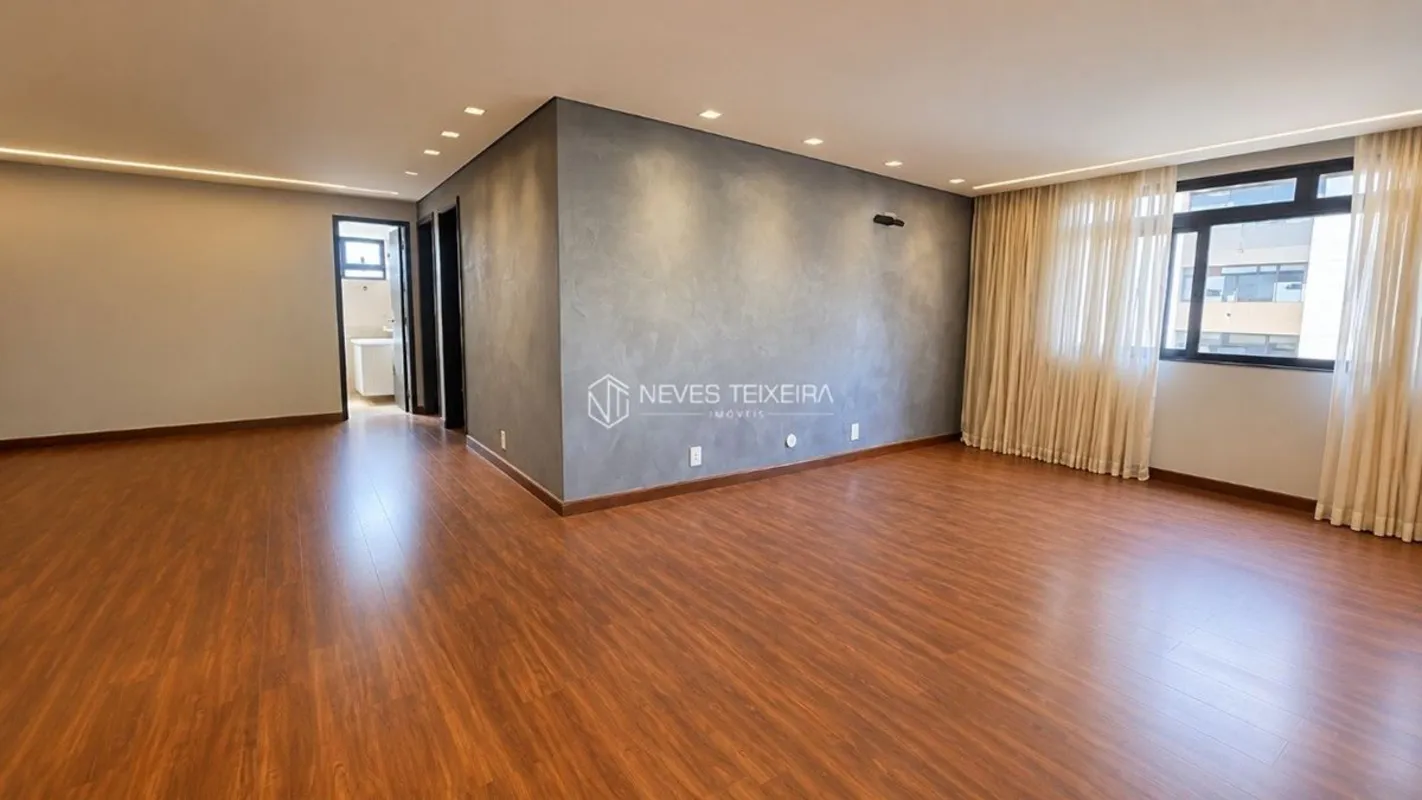 NEVES TEIXEIRA IMÓVEIS ALUGAExcelente apartamento na SQN 115, com 122m² de área ...