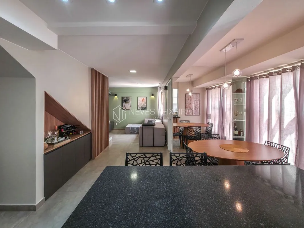NEVES TEIXEIRA IMÓVEIS VENDEExcelente apartamento duplex na Rua das Figueiras, n...