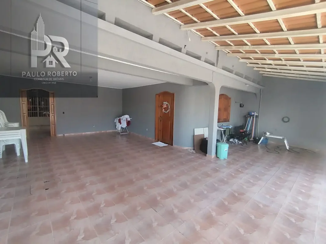 Casa em excelente localização na QNL 11 - Taguatinga NorteDestacam-se os itens:-...