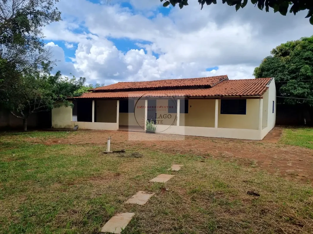CHÁCARA BEM LOCALIZADA A 400 METROS DO ASFALTO - Troca por casa em condomínio Ch...