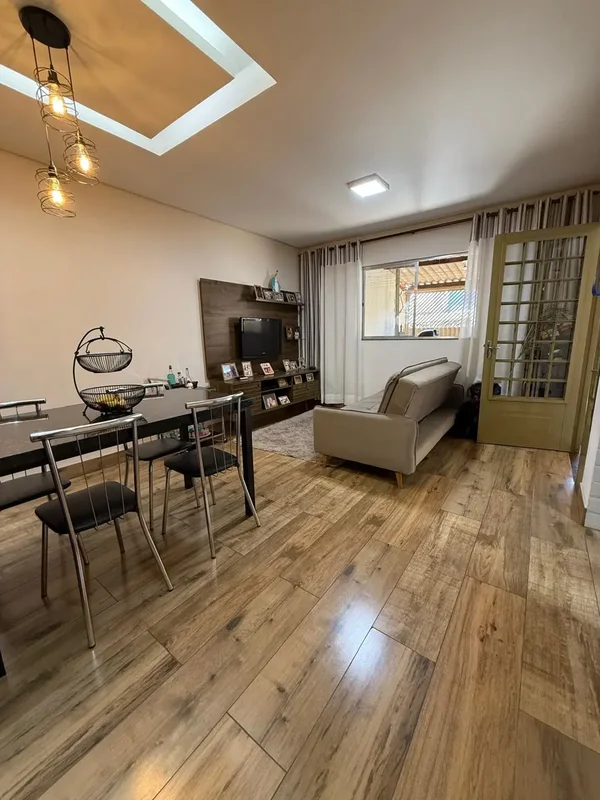 JDM IMOBILIÁRIA VENDE :Excelente casa, localizada na QN 12 - Riacho Fundo 02. Do...