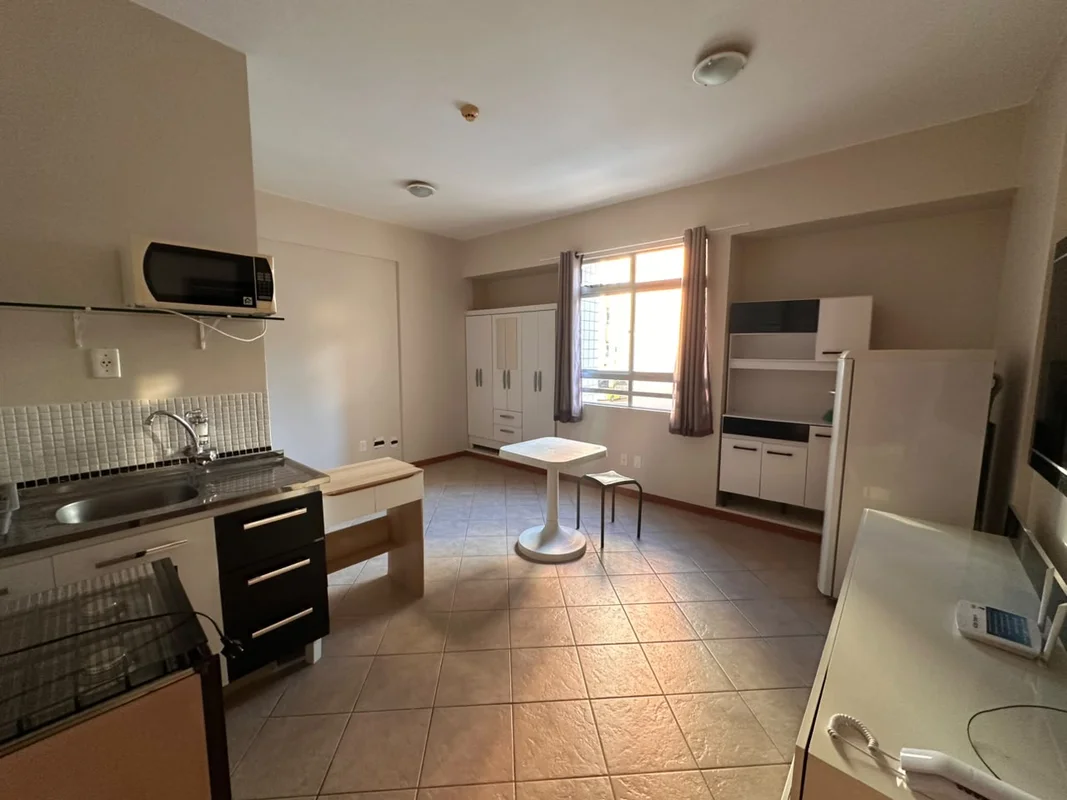 Descubra esta charmosa kitnet no Residencial Porto das Águas, na Rua 20, Sul, Ag...