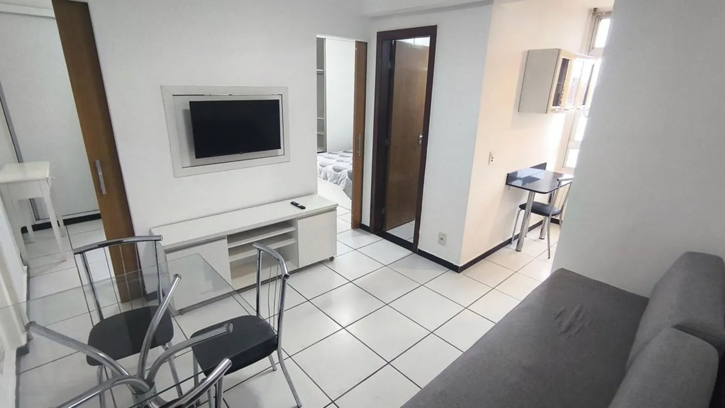 ARVOREDO IMÓVEIS ALUGA KIT MOBILIADA COMPLETA EM ANDAR ALTO, COM AR-CONDICIONADO...
