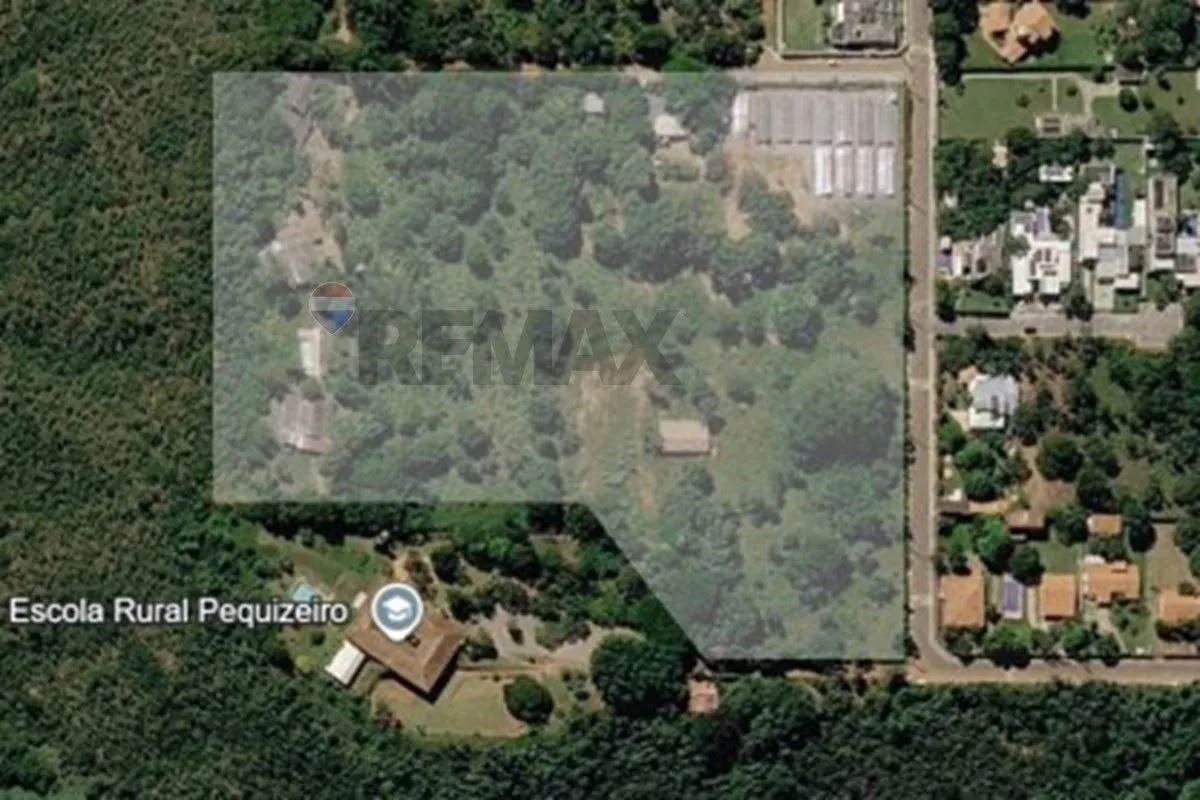 Chácara no Jardim Botânico com 4,4 hectares de área.Muito bem localizada no Jard...
