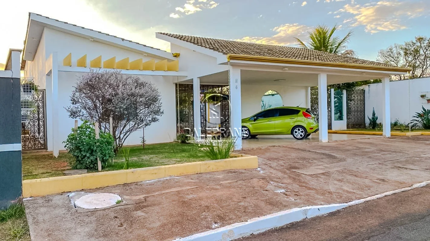 CASA CONDOMÍNIO LA FONT | PARANOÁ | 4 SUÍTES | VARANDA | QUINTAL COM FRUTÍFERASE...