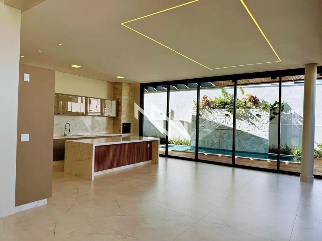 Vendo excelente casa térrea nova no Condomínio Portal do Sol Garden Golf, com 56...