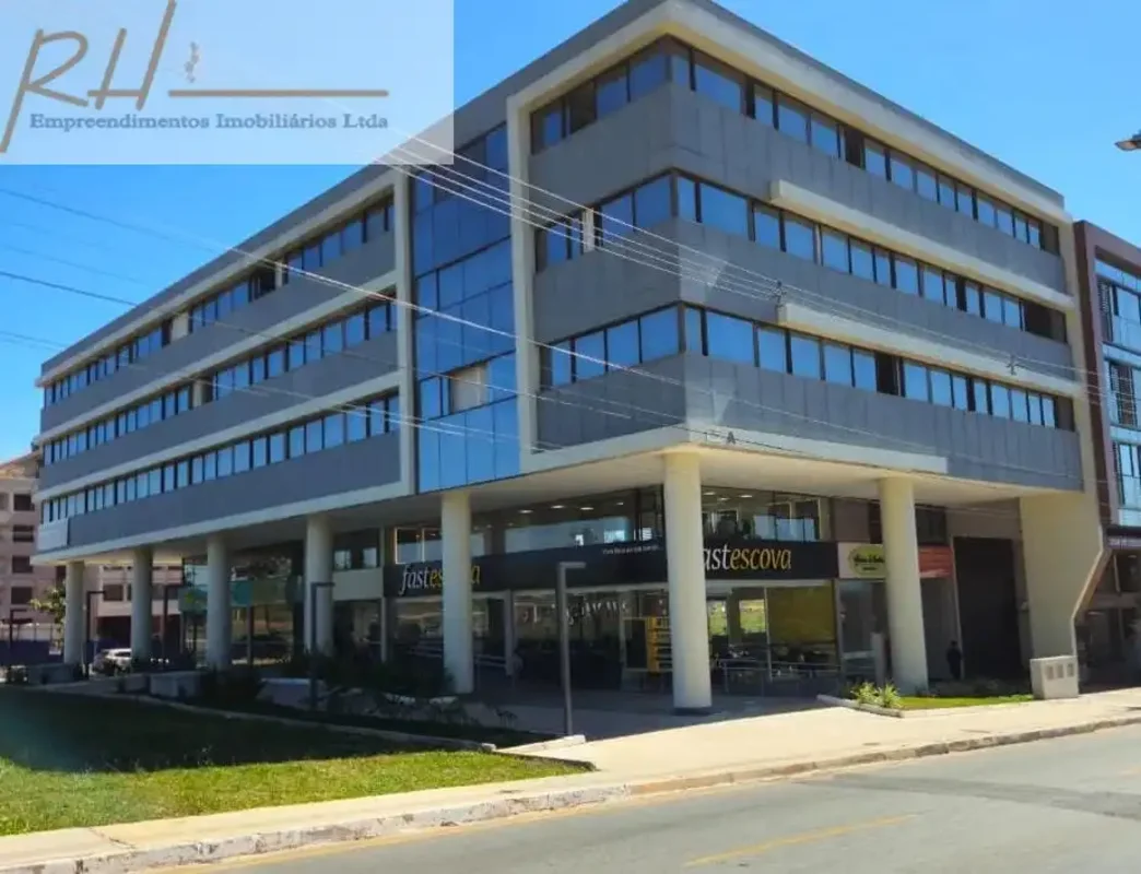 Localizado na CRNW 510, Bloco A, Lote 01, no Noroeste, este apartamento reúne co...