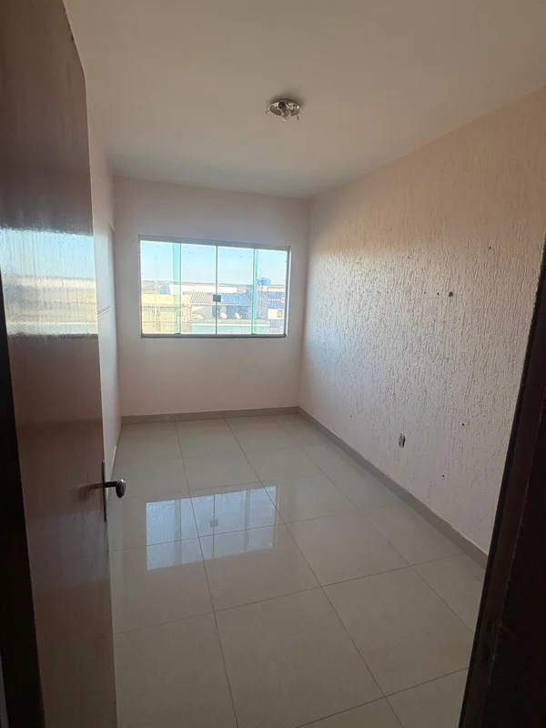 Conforto e praticidade se encontram neste apartamento no SPLM Conjunto 6, SETOR ...