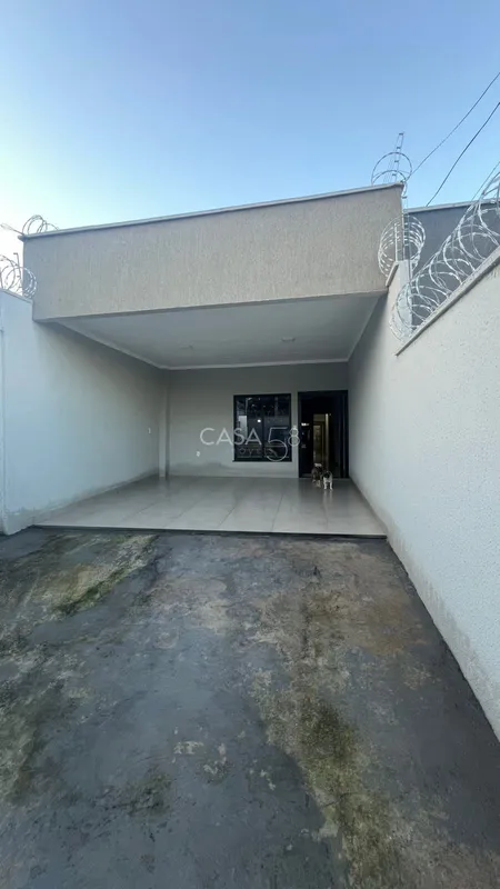Se você procura conforto, sofisticação e localização estratégica, essa casa no J...