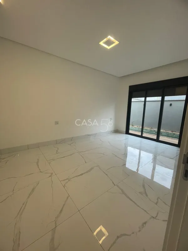 Casa de Alto Padrão com 4 Suítes e 235m² | Portal do Sol Garden | Completa e Dec...