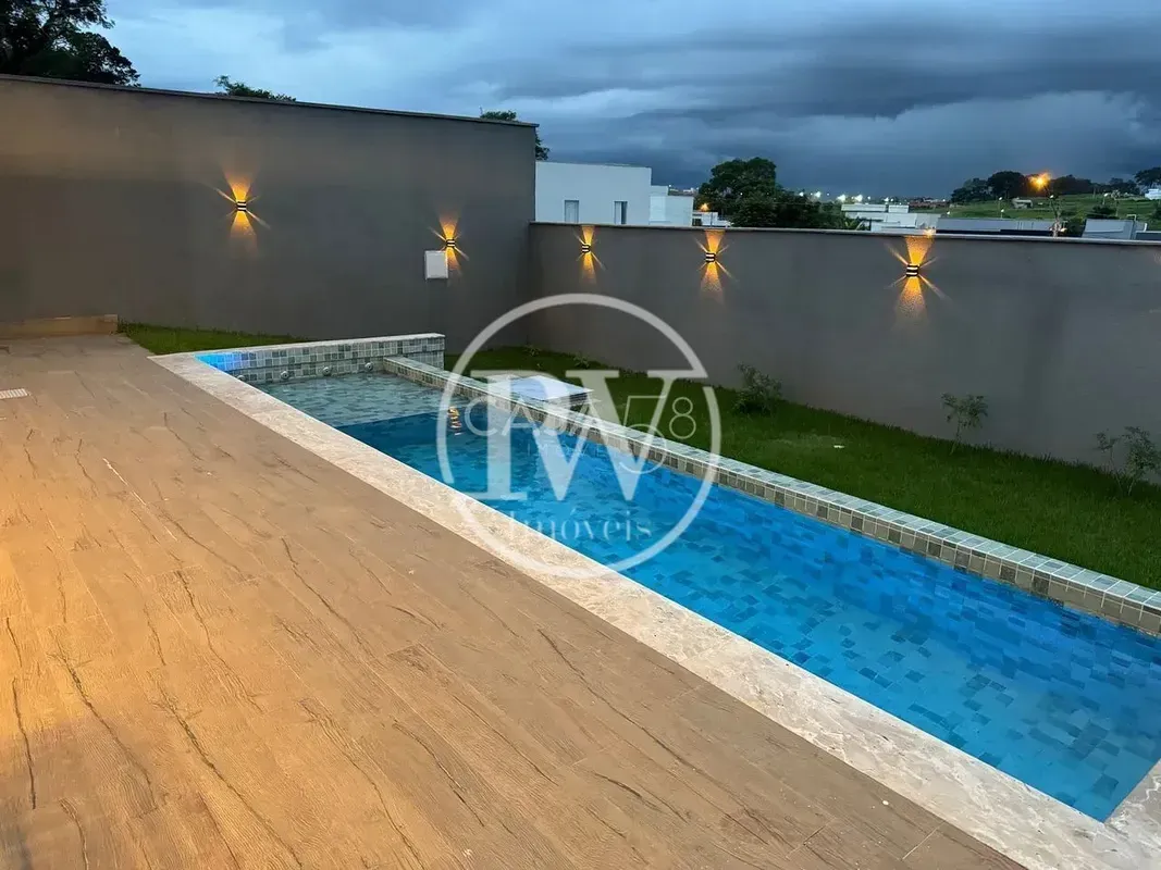 Casa Térrea de Alto Padrão no Condomínio Vale Verde – 4 Quartos – 260m² – Senado...