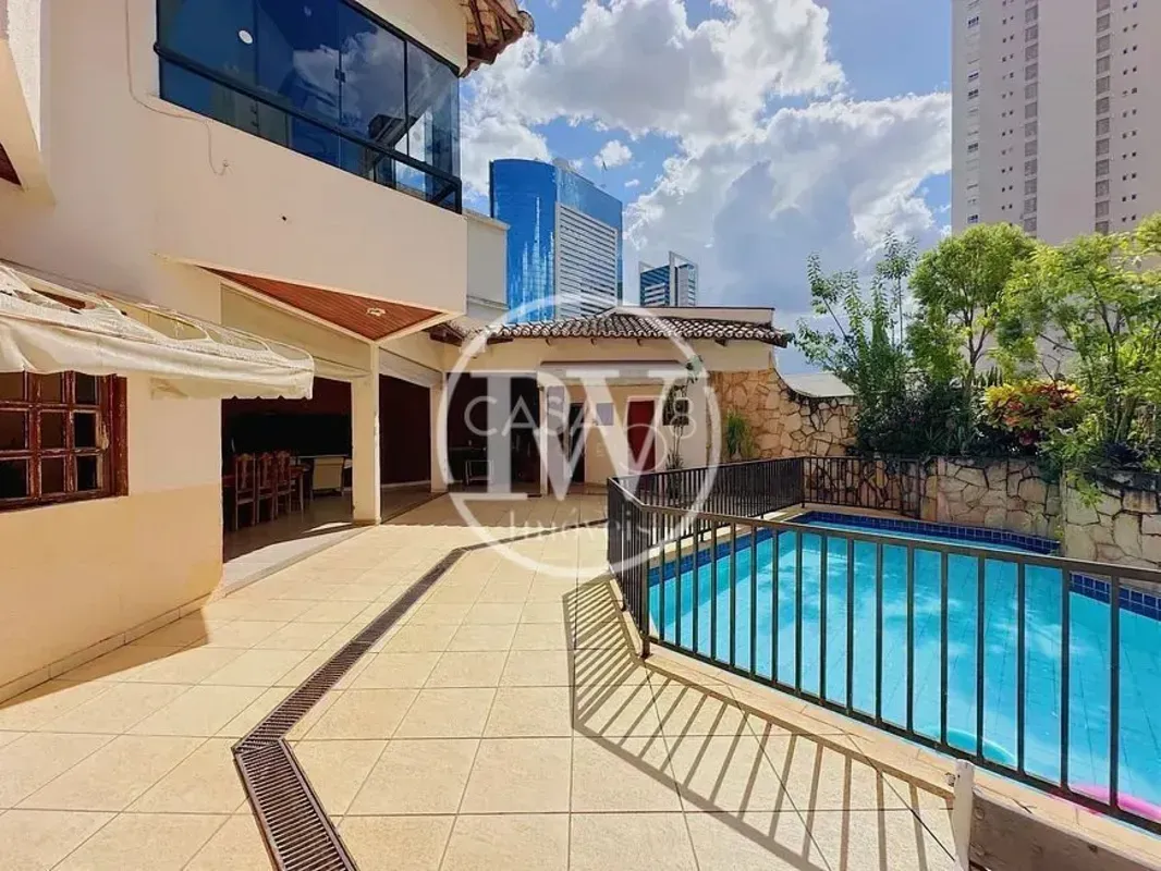 Sobrado de Alto Padrão à Venda – 470m² – 5 Quartos – Setor MaristaViva com espaç...