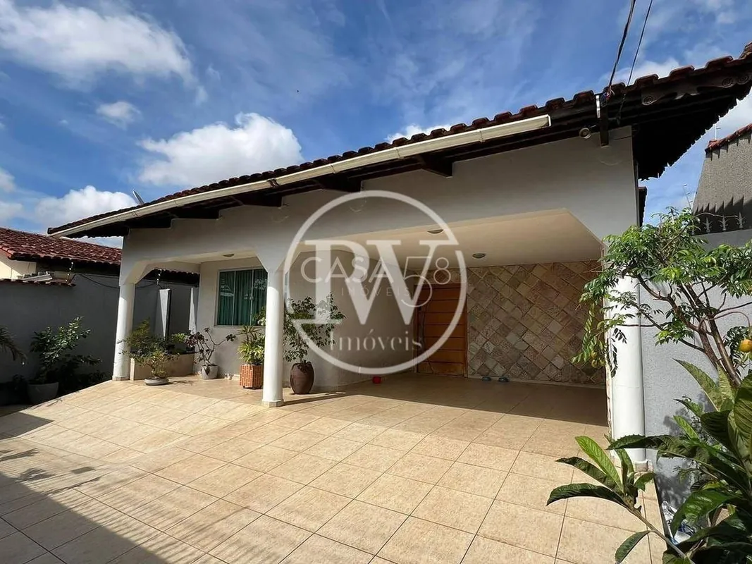 Casa à Venda no Jardim Planalto em Goiânia – 3 Quartos, Piscinas, Energia Solar ...