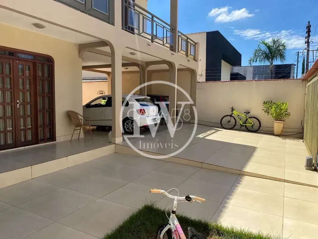 Sobrado Espaçoso com 4 Quartos e Lazer Completo no Jardim Europa, Goiânia/GOR$ 1...