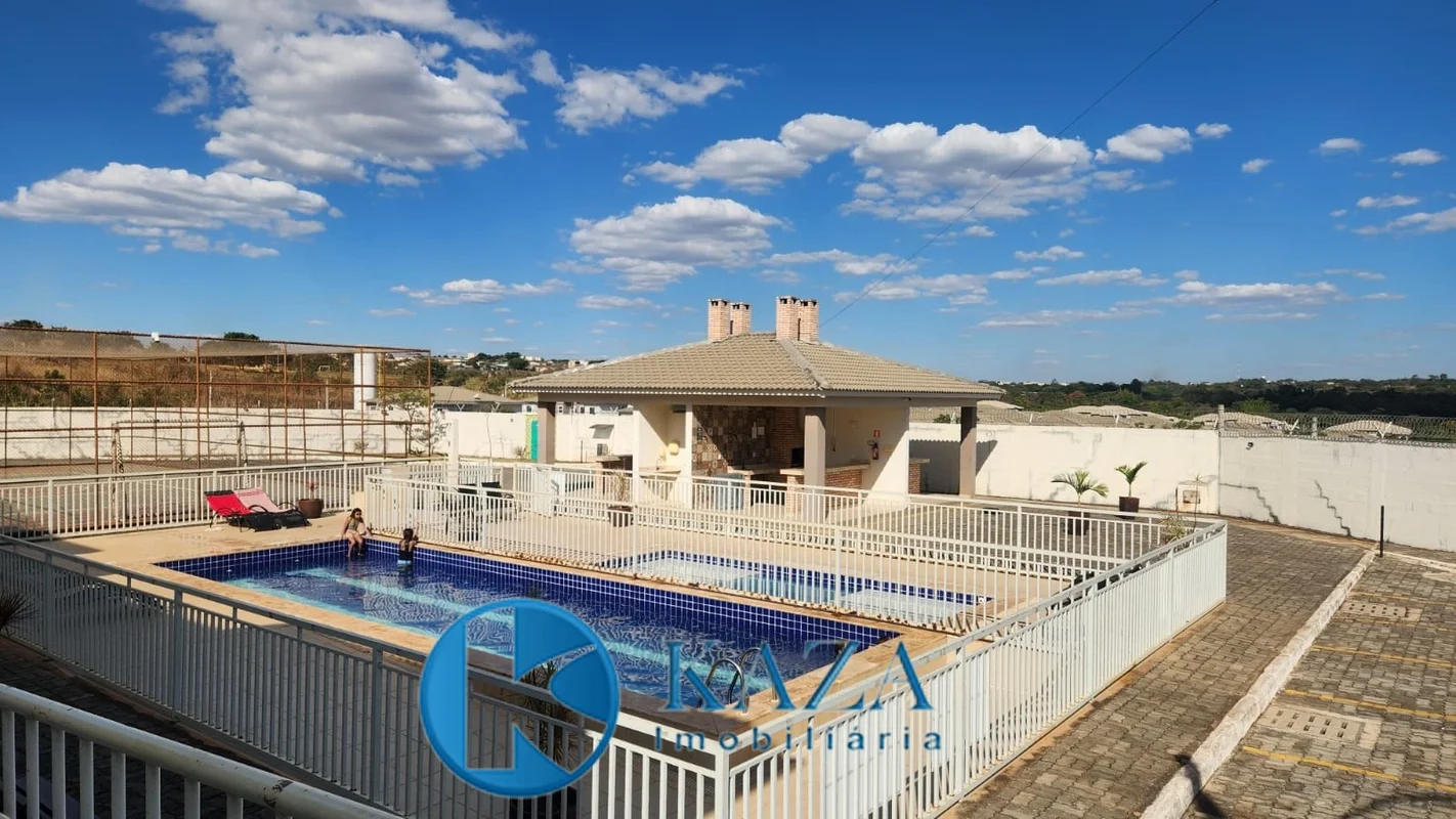 Ótimo apartamento térreo amplo de 02 quartos, quintal, bem iluminados e arejados...