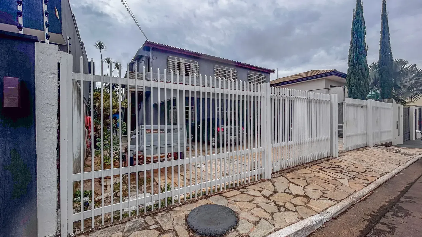Sobrado em condomínio na Vicente Pires, com 5 quartos, 2 suítes, 4 vagas, área d...