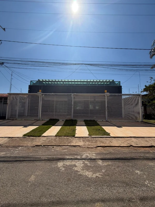 MECTA VENDE - Excelente sobrado!Quadra 6 - S/Sul - Gama/DF*lote com 312m2;*5 qua...