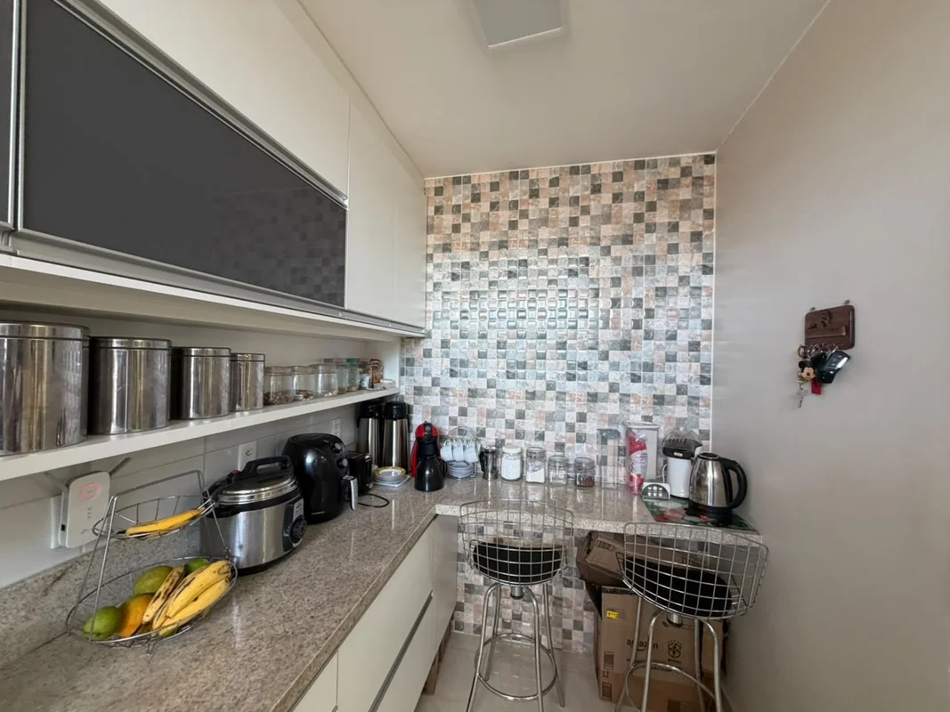 APARTAMENTO REFORMADO 3 QUARTOS ASA NORTE - 312 - CLOSET - ANDAR ALTO - DCE - AP...