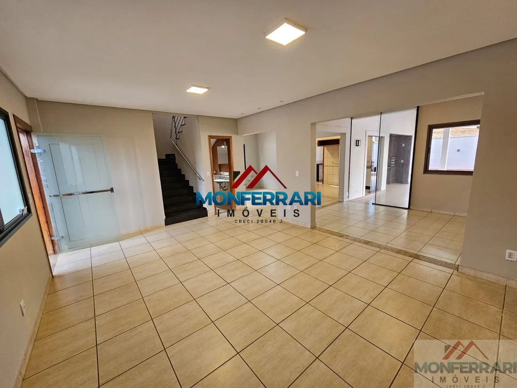 Casa no Condomínio Jardins Viena, em Aparecida de Goiânia. Sobrado com quatro qu...