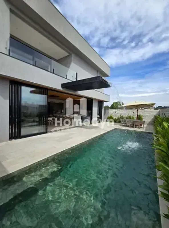  Casa de alto padrão à vendaUm imóvel exclusivo, projetado para oferecer confort...