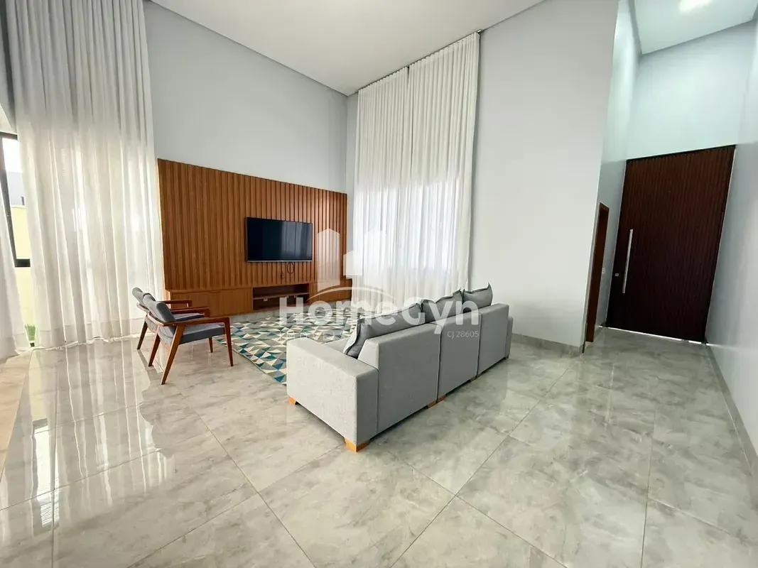  ALUGA-SE Casa Térrea Jardins FrançaExcelente casa térrea, semi mobiliada, com a...