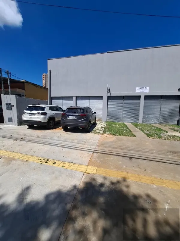 Galpão Comercial para Locação ? 175 m²Excelente oportunidade para o seu negócio!...