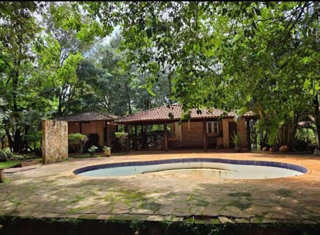 Chácara 1 Suítes |2.000 m² de área c/08 vagas de garagem -ou venda desmembrada d...