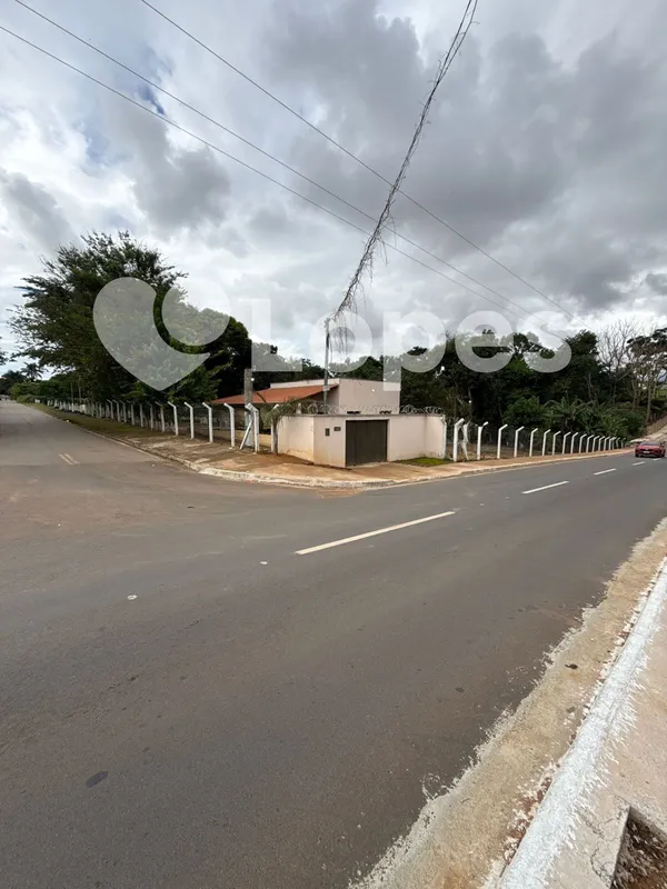 ?? CASA COM 3 QUARTOS E TERRENO DE 3.000 M² NO SETOR AEROPORTO SUL – APARECIDA D...