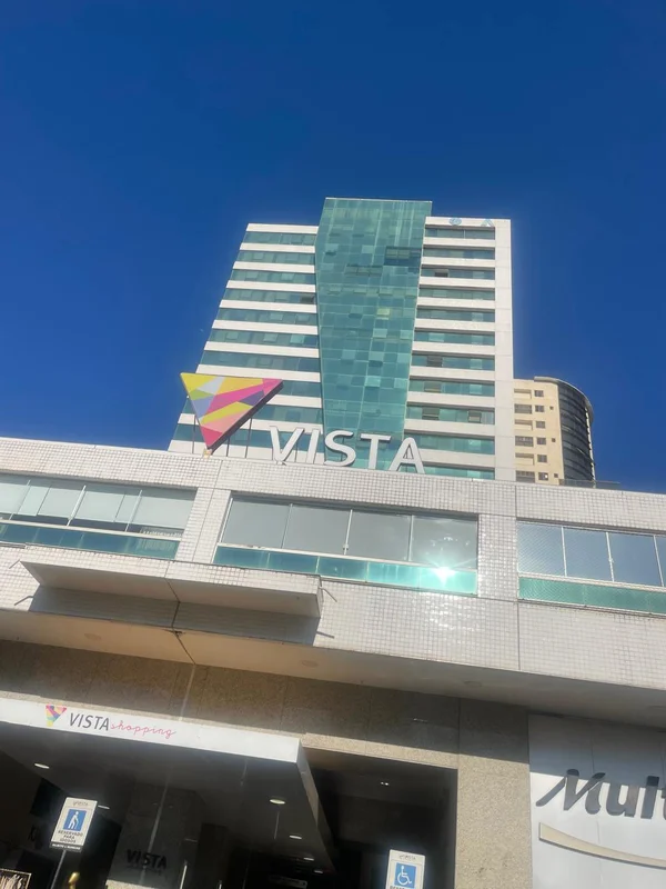 Sala comercial no Vista Shopping, na Rua das Figueiras, Norte, Águas Claras - DF...