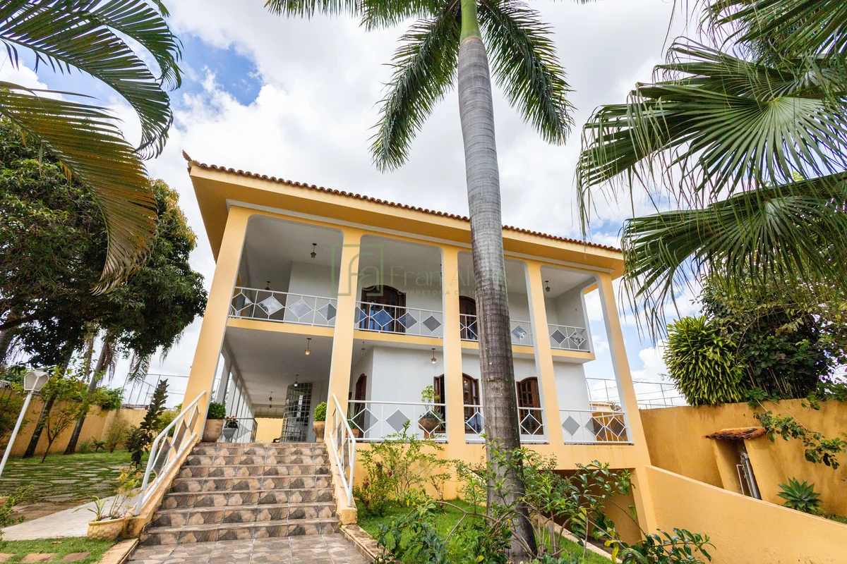 Casa à venda no SMT – Setor de Mansões Taguatinga | 660 m² úteis | Terreno de 1....